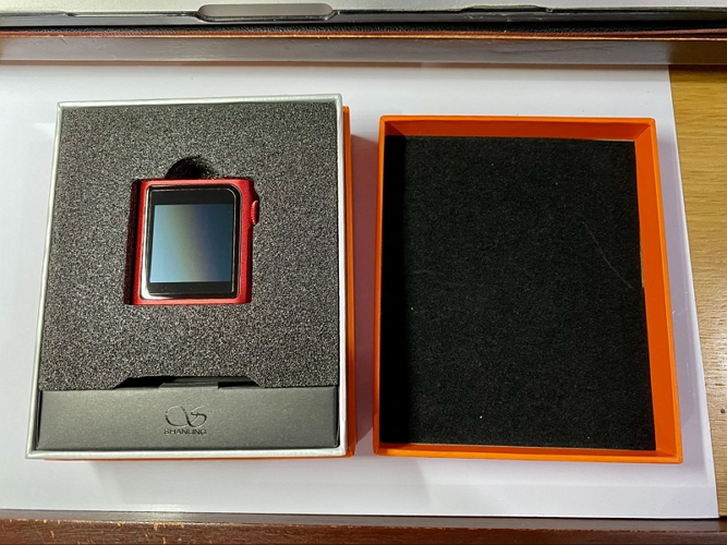 insert SD card | Shanling M0 Pro Portable Music Player