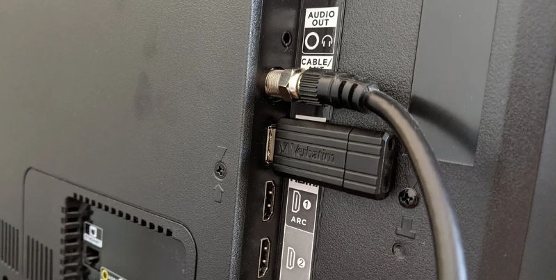 insert USB | YouTube Music on Roku